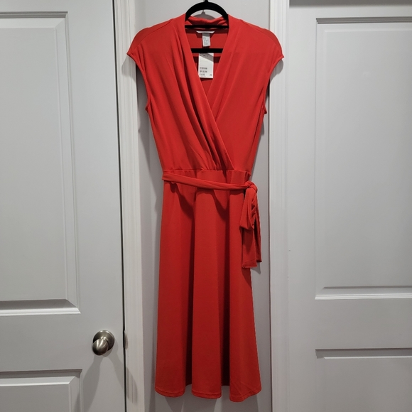 H&M Sleeveless V-Neck Faux Wrap Dress - Picture 3 of 10